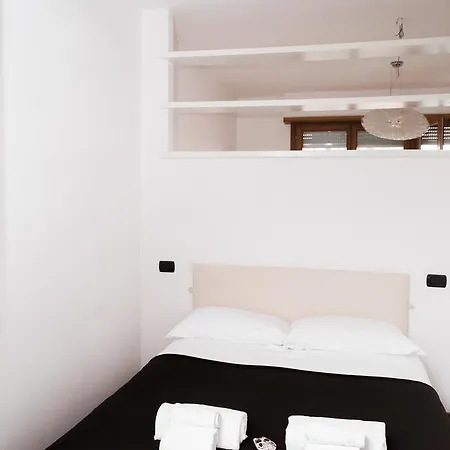 Bocconi University Flat Милан